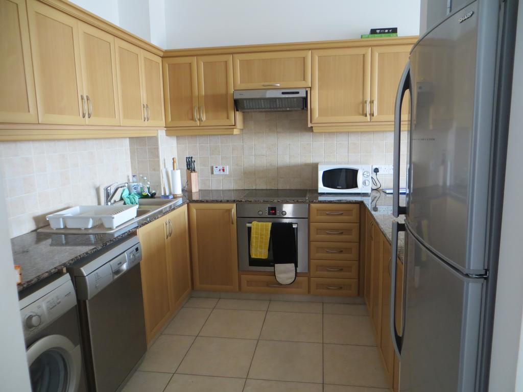 Melania Apartment Пафос Экстерьер фото